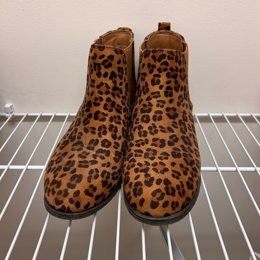 refresh booties in cheetah print!!! perfect for fall!!
